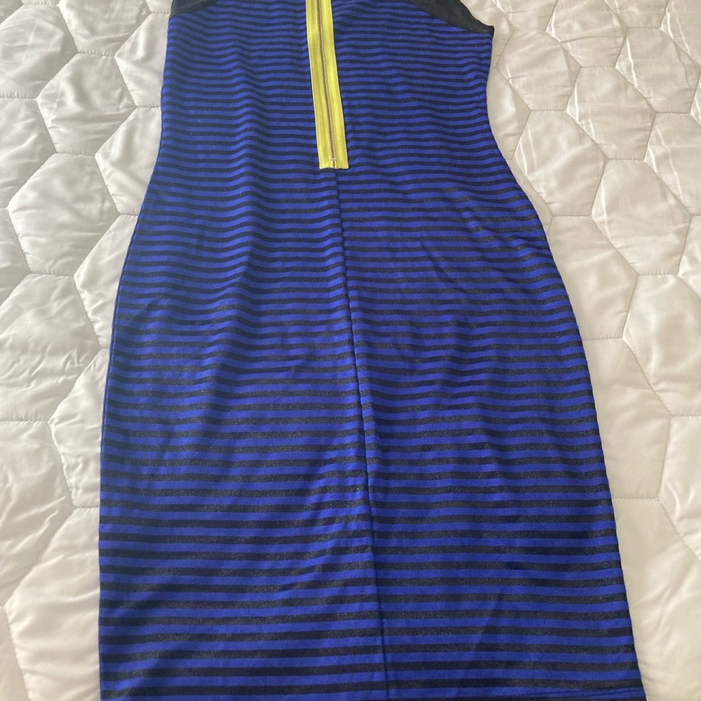 Bebe Dress - Picture 4 of 9